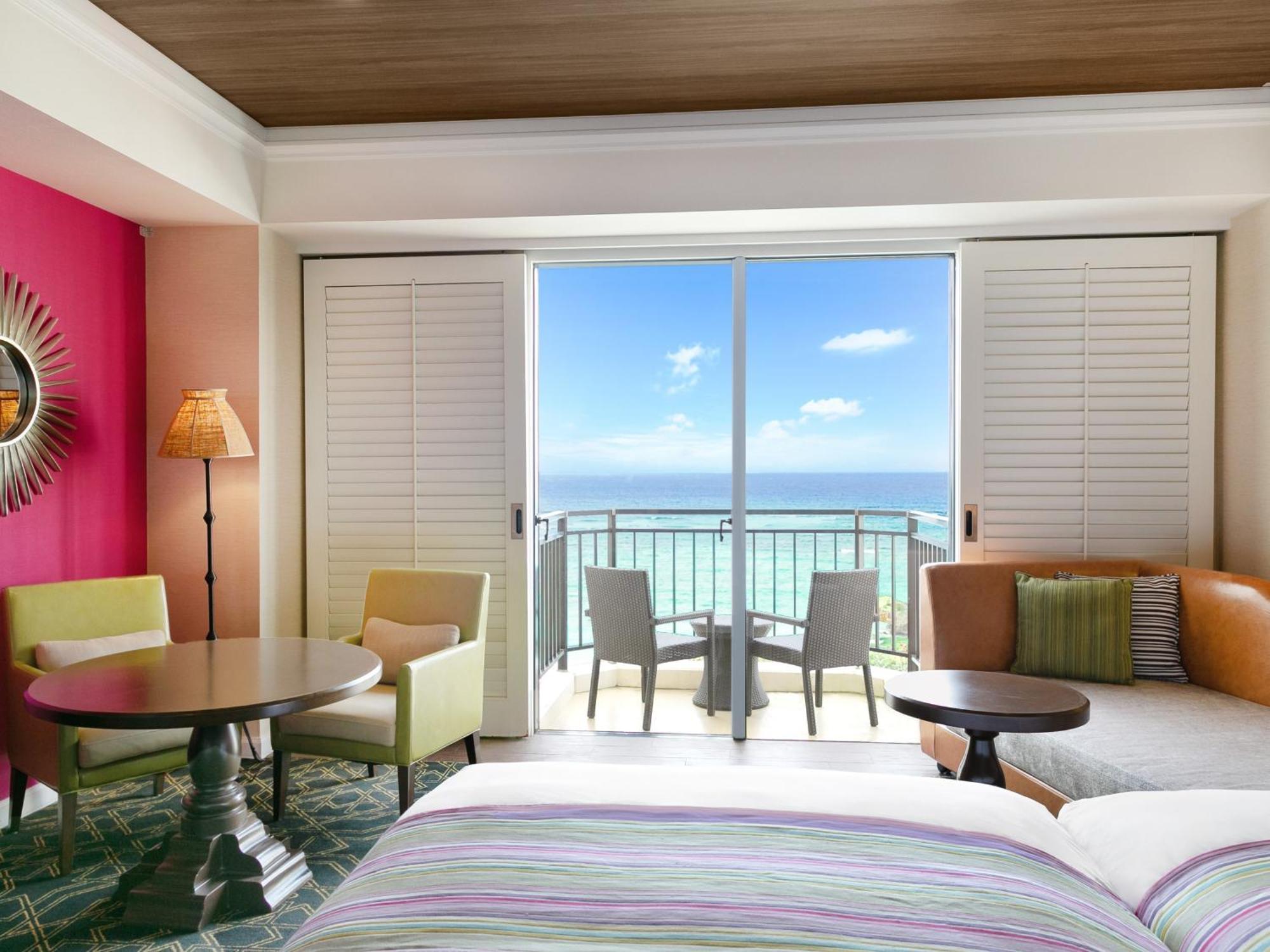 Hotel Nikko Alivila Yomitan Eksteriør bilde A room at the Hilton Guam Resort & Spa